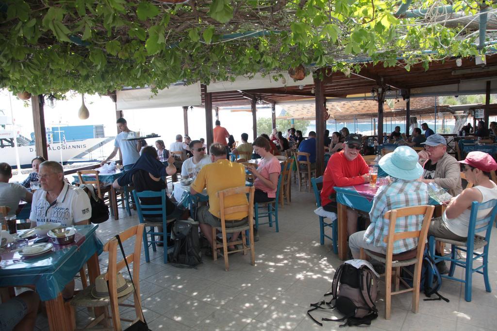 Paralia Guest House Ayía Roúmeli Bagian luar foto
