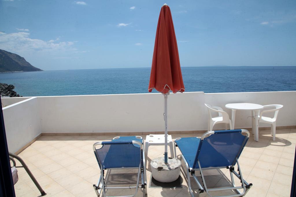Paralia Guest House Ayía Roúmeli Bagian luar foto