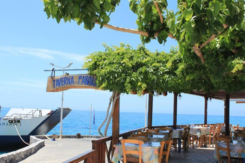Paralia Guest House Ayía Roúmeli Bagian luar foto