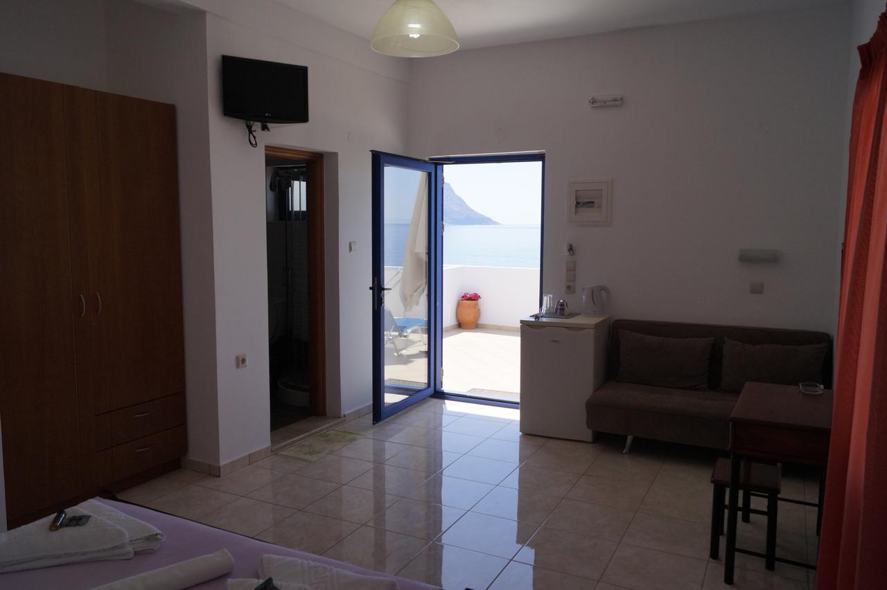 Paralia Guest House Ayía Roúmeli Bagian luar foto