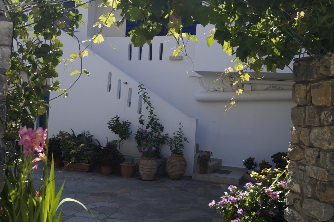 Paralia Guest House Ayía Roúmeli Bagian luar foto